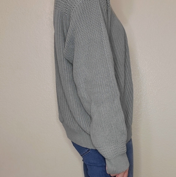 M Forever 21 sage green knit sweater loose boxy - Picture 5 of 8